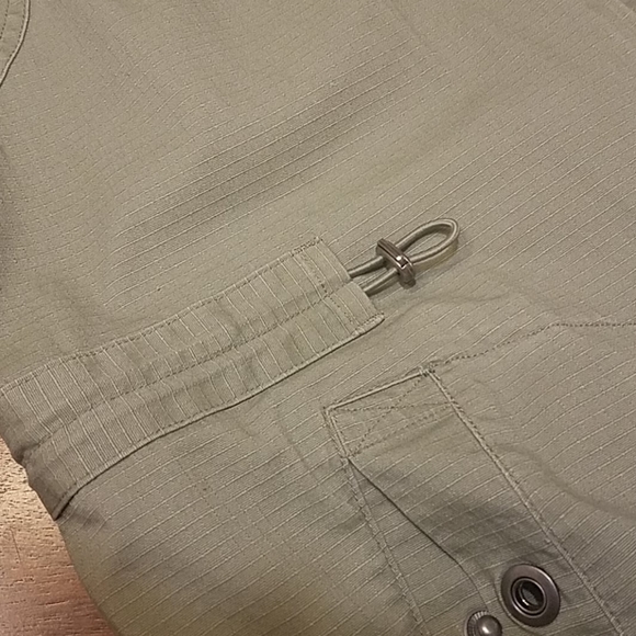 Adorable Army Green Vest - Picture 4 of 10